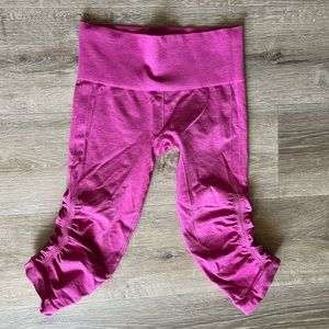 Lululemon exercise capris